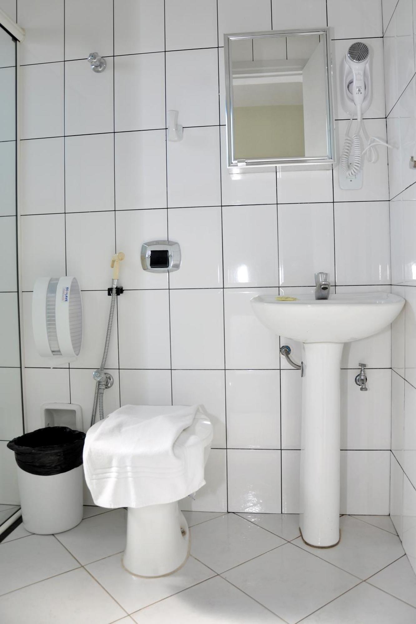 Hotel Carolina Plaza Uberaba Værelse billede