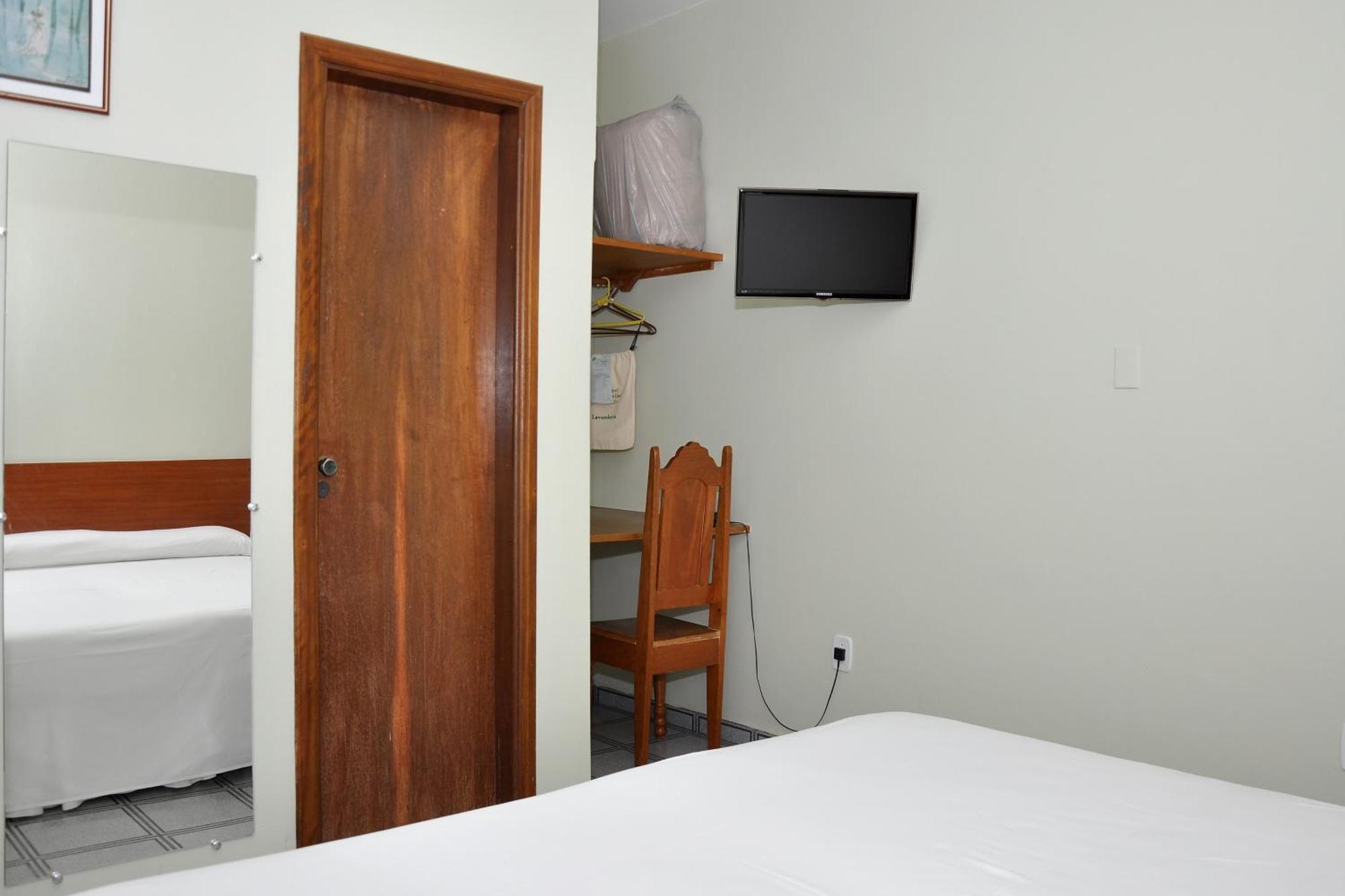 Hotel Carolina Plaza Uberaba Værelse billede