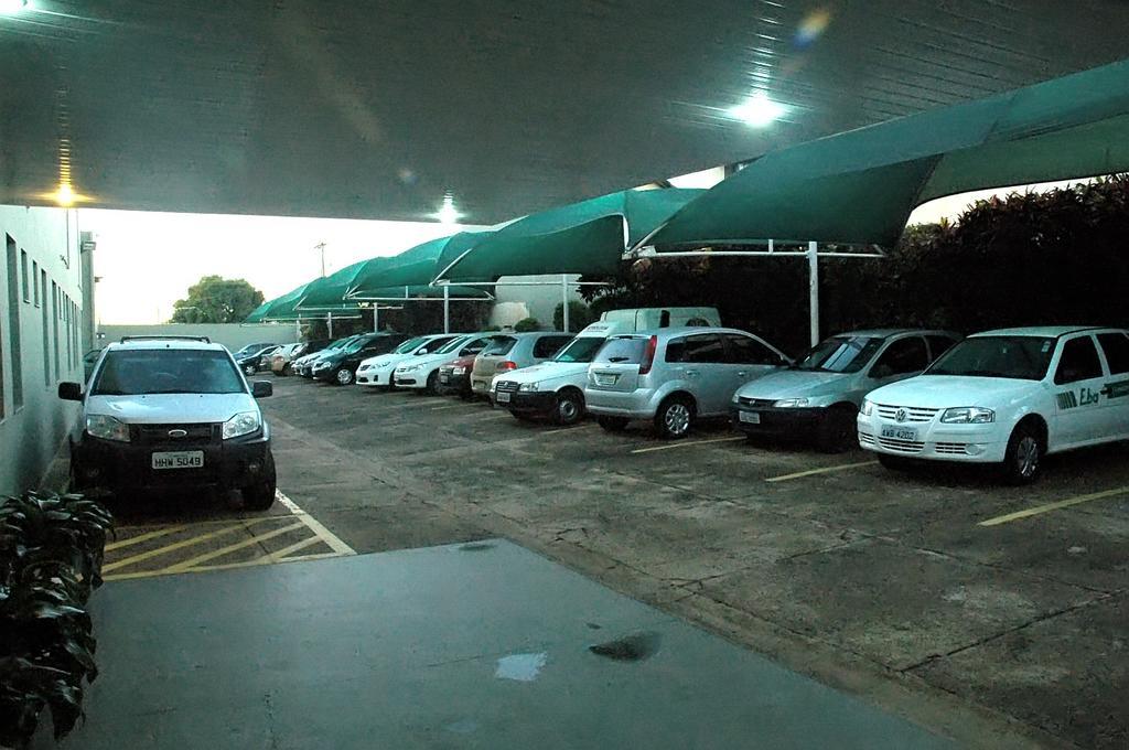 Hotel Carolina Plaza Uberaba Eksteriør billede